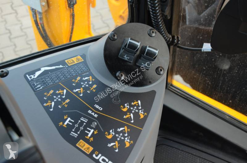 Traktor med grab JCB 2026r / SILNIK 4,8L 109km...
