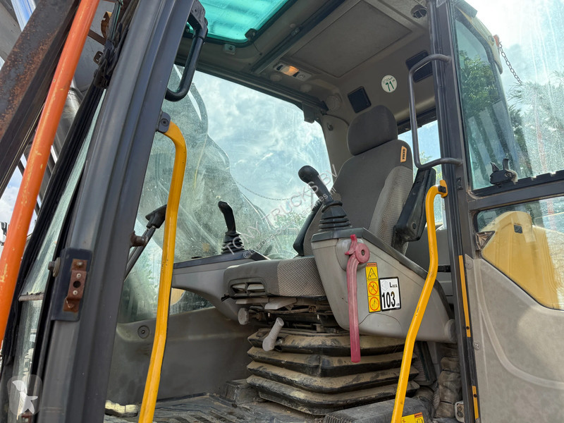 Traktor med grab Volvo EC 240CL Excavator...