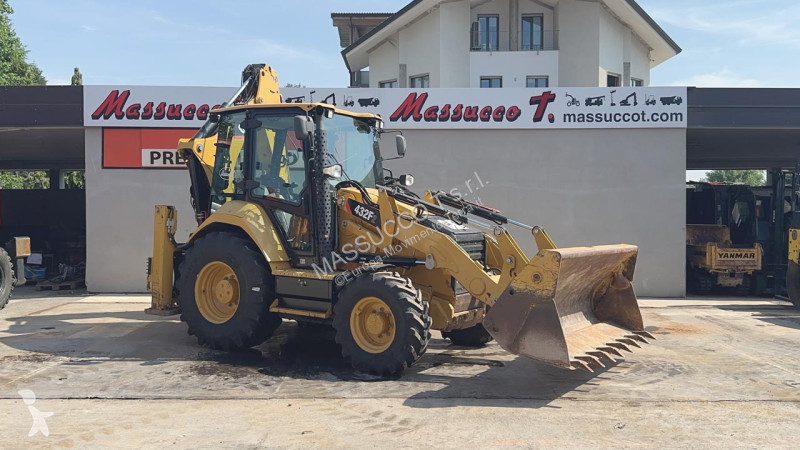 Bagr Caterpillar 2 4x4