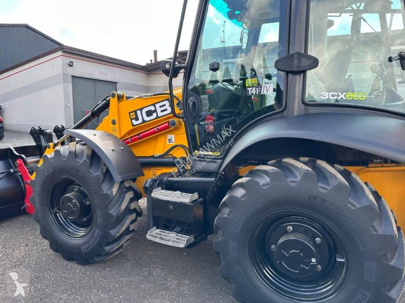 Buldoexcavator JCB