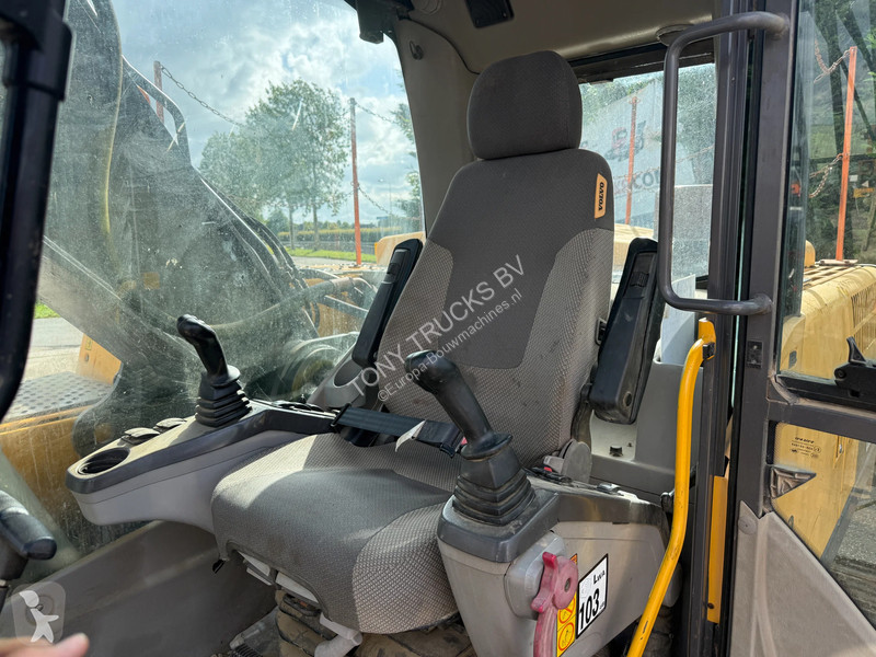 Traktor med grab Volvo EC 240CL Excavator...