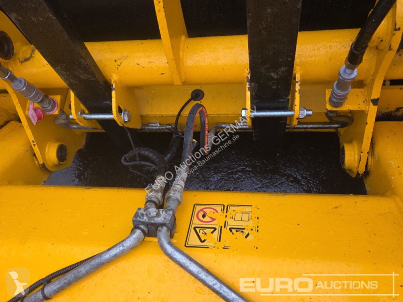 Rýpadlo-nakladač JCB 4CX PRO