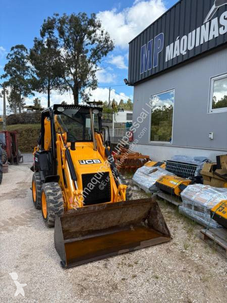 Retroescavadora JCB