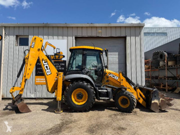 Retroexcavadora rígida JCB