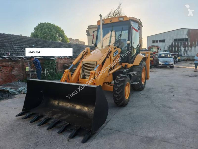 Rýpadlo-nakladač JCB 3CX