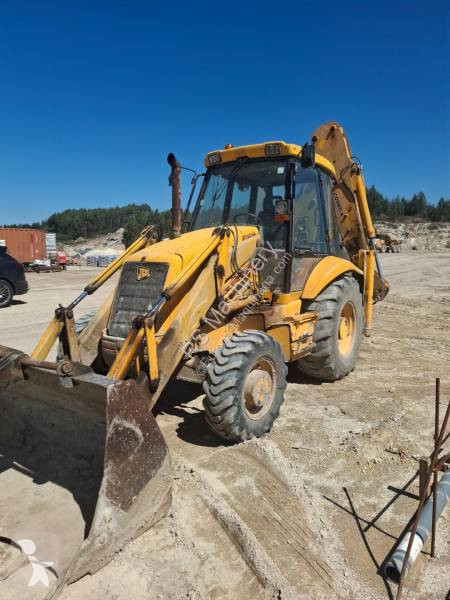 Екскаватор навантажувач JCB
