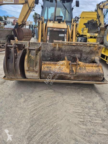 Tractopelle Case