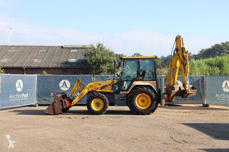 Tractopelle MF Automation 860
