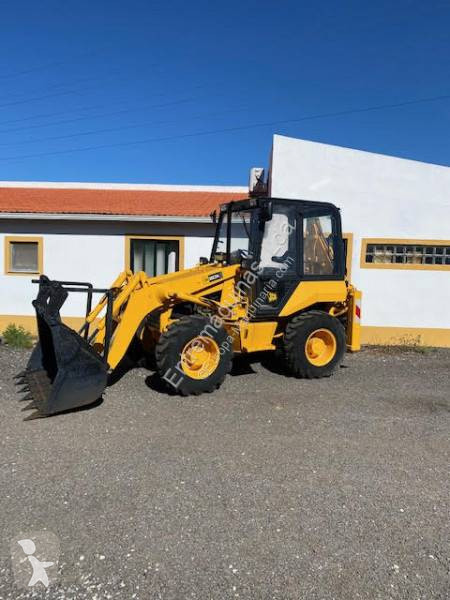 Retroescavadora JCB