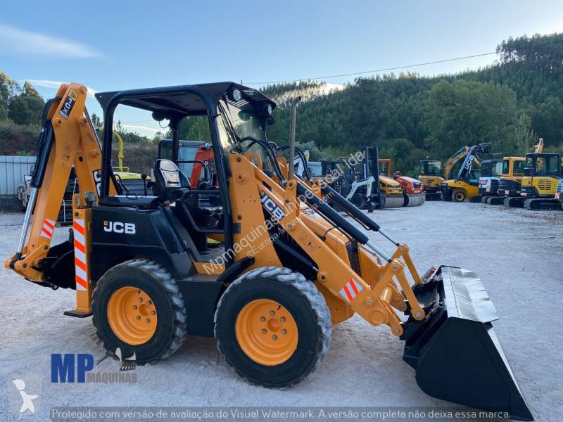 Retroescavadora JCB
