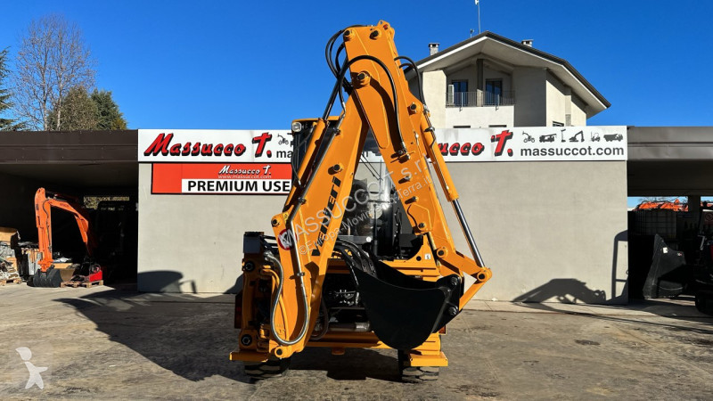 Traktor med grab Venieri 8.23G Articolata