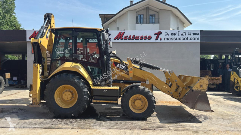 Bagr Caterpillar 2 4x4