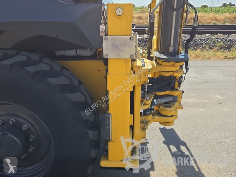 Bagr New Holland C