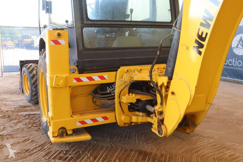 Tractopelle New Holland B80B