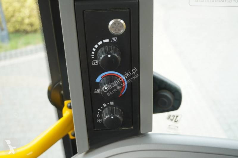 Tractopelle JCB PRO / joysticks / 3 units