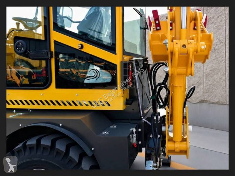 Bagr CLC Tracto Pelle T 4200