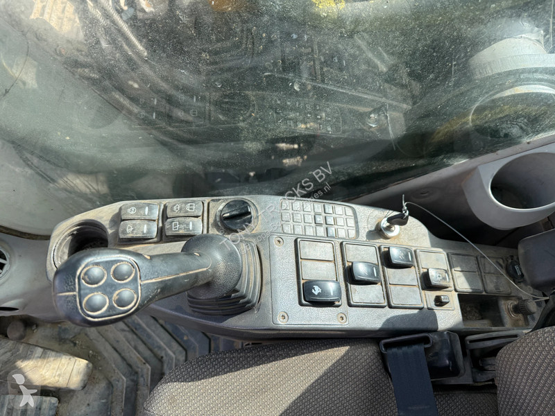 Traktor med grab Volvo EC 240CL Excavator...