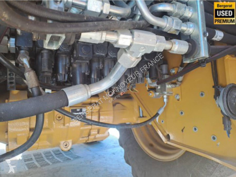 Багер-товарач Caterpillar 432
