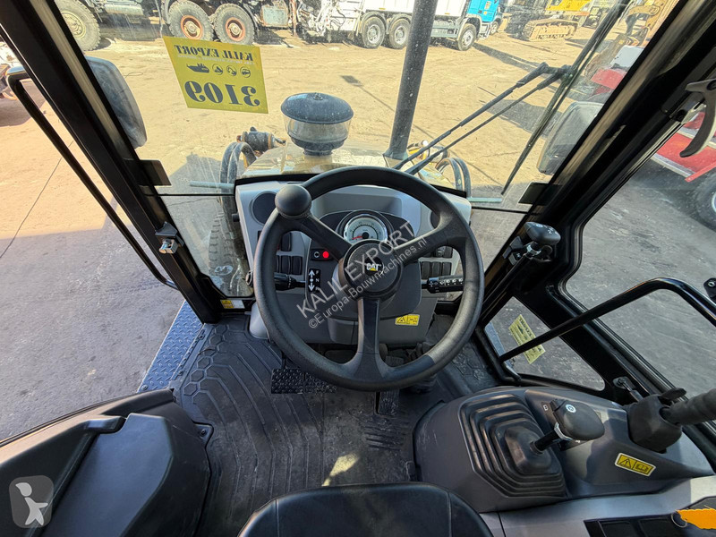 Экскаватор-погрузчик Caterpillar 424 Backhoe...