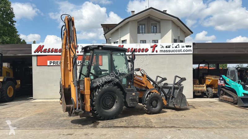 Bagr Case 4x4