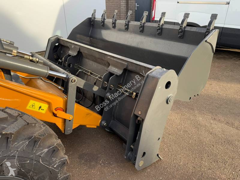 Traktor med grab Case 570SV 4WD - 4/1 Bucket /...