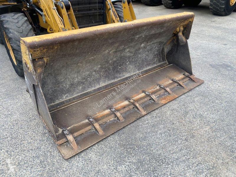 Traktor med grab Caterpillar 2 NVT