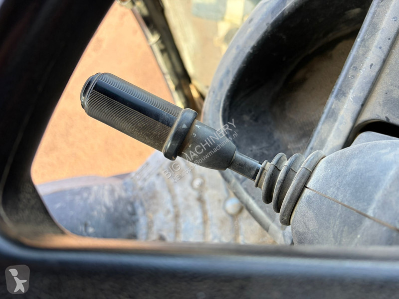 Traktor med grab JCB