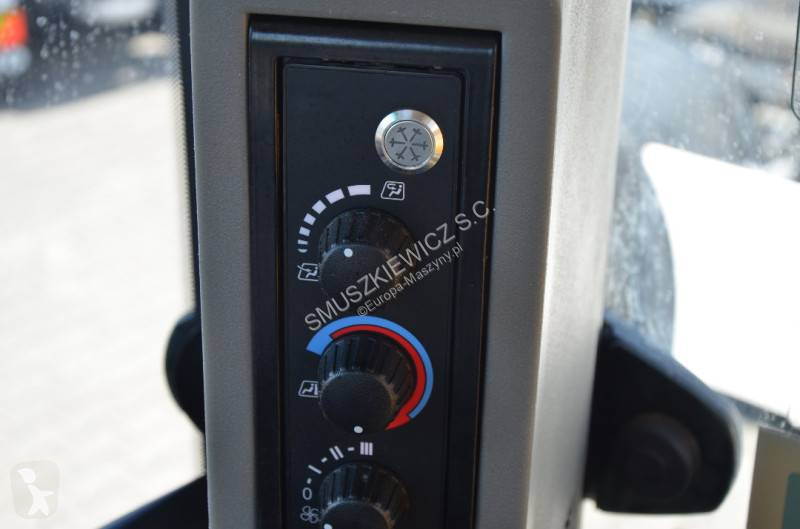 Traktor med grab JCB 2026r / SILNIK 4,8L 109km...