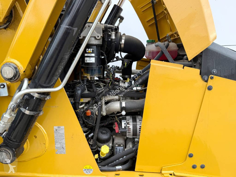 Rýpadlo-nakladač Caterpillar 424 - BRAND NEW /...