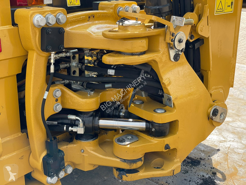 Rýpadlo-nakladač Caterpillar 424
