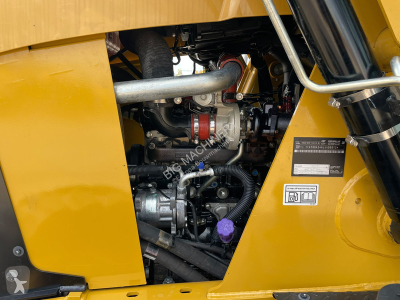 Rýpadlo-nakladač Caterpillar 424
