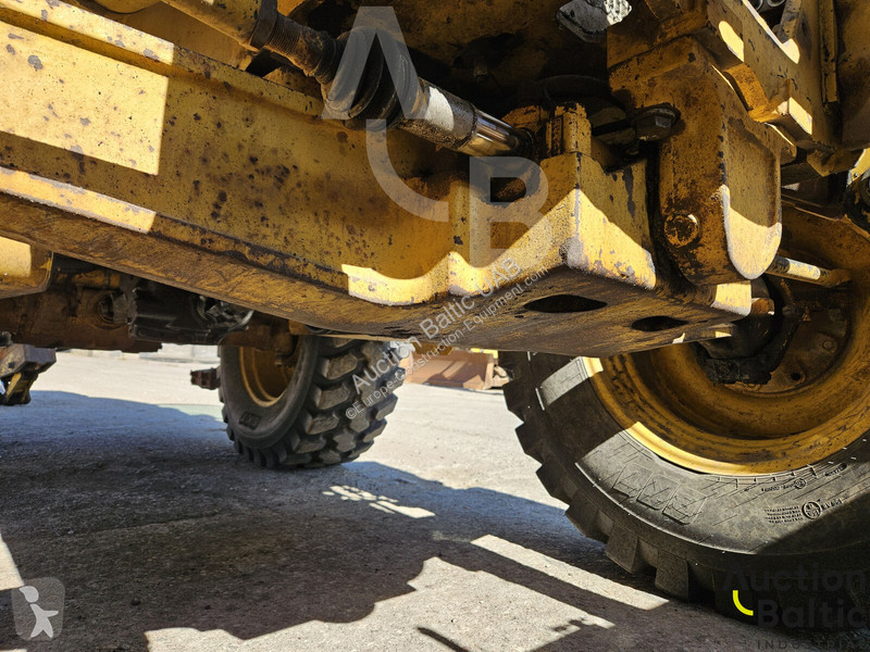 Bagr Komatsu E0