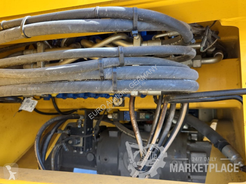 Bagr New Holland C