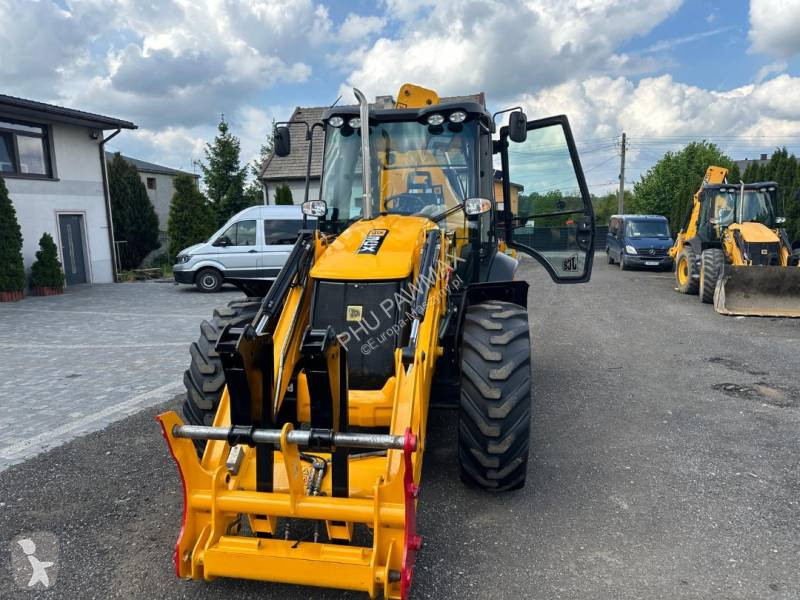 Buldoexcavator JCB