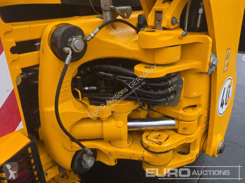 Rýpadlo-nakladač JCB 4CX PRO