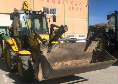 Retroexcavadora New Holland