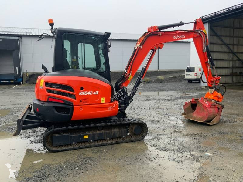 Retroescavadora Kubota KX042-4