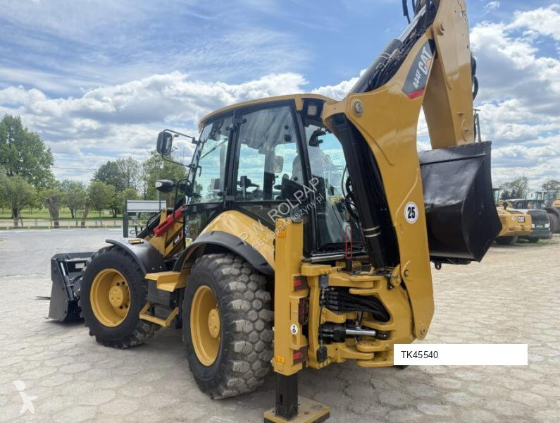 Retroescavadora Caterpillar 444F