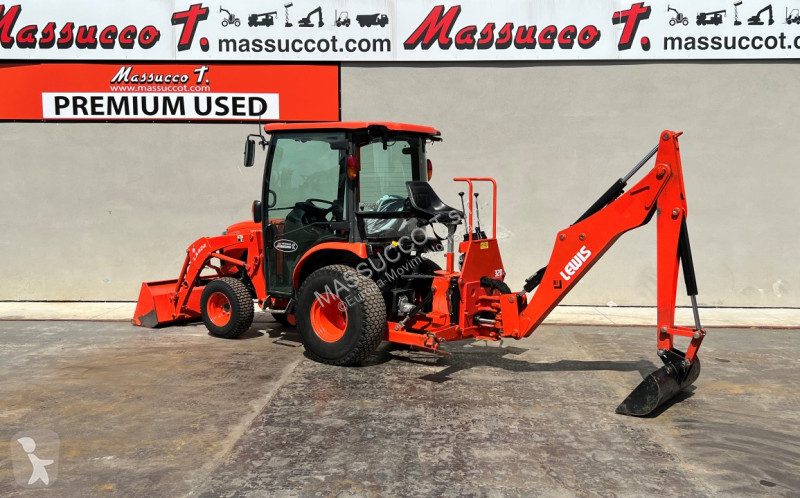 Traktor med grab Kubota B2231