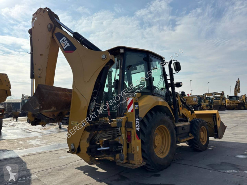 Koparko-ładowarka Caterpillar 432F2