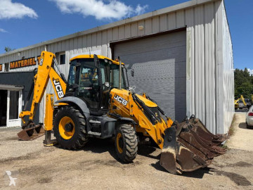 Retroexcavadora rígida JCB