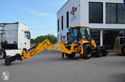لودر حفار غير مفصلي JCB