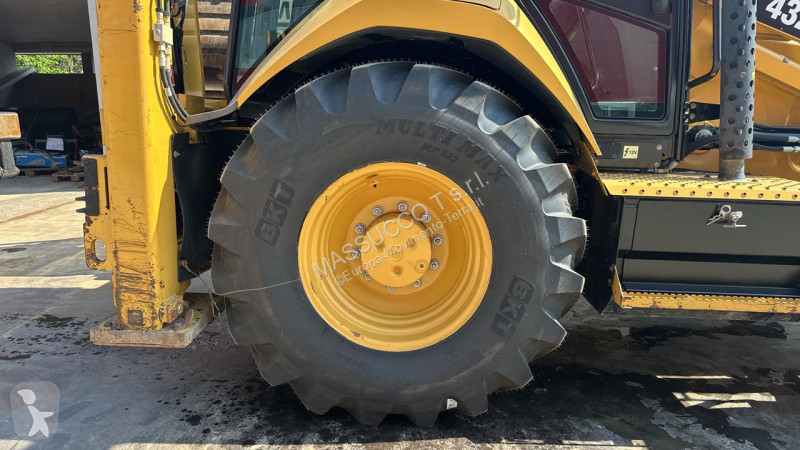 Bagr Caterpillar 2 4x4
