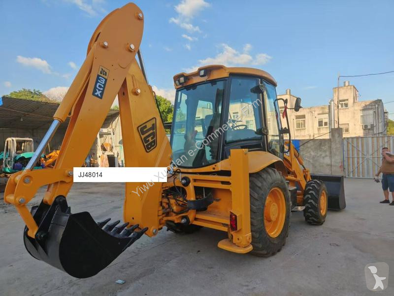 Rýpadlo-nakladač JCB 3CX