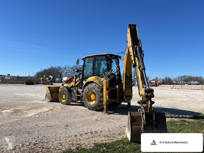 Retroexcavadora Caterpillar 2