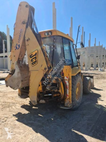 Екскаватор-навантажувач зі жорсткою рамою JCB