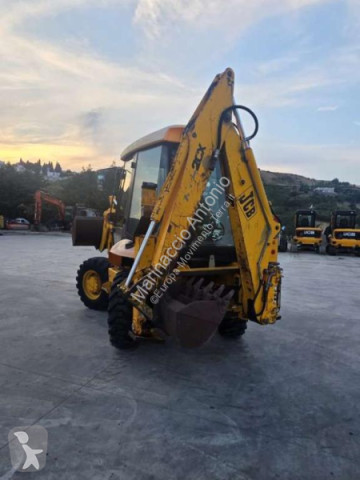 Retroexcavadora rígida JCB