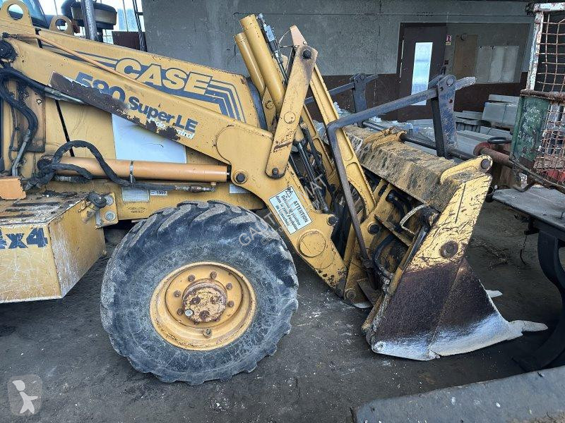 Tractopelle Case