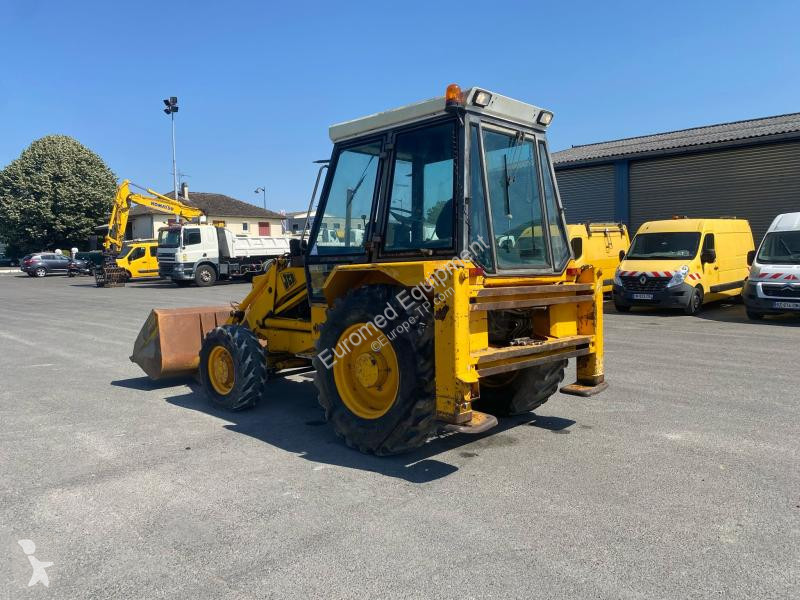 Tractopelle JCB