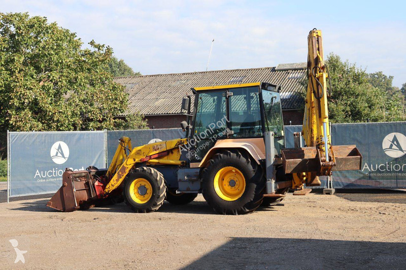 Tractopelle MF Automation 860